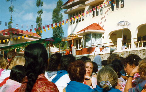 Darsan 1994 by Sai Baba; photo by Robert C. Priddy